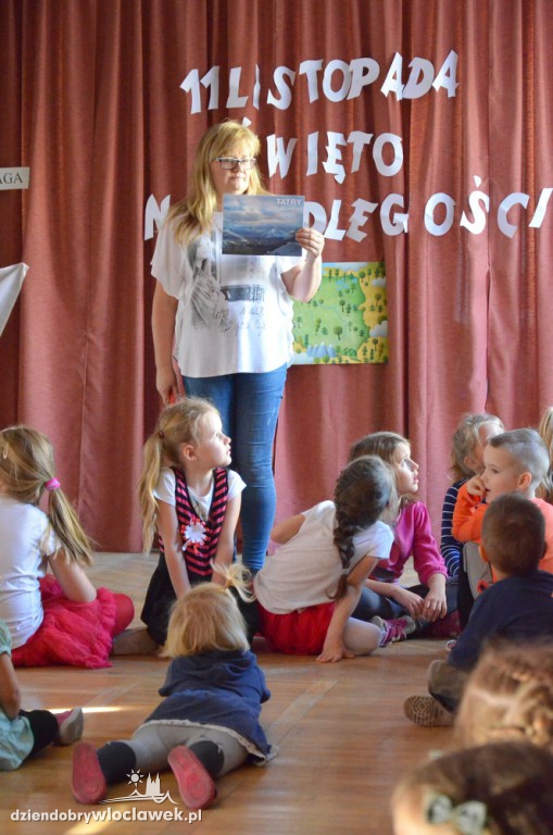 Przedszkolaki z Uroczej na 11 listopada