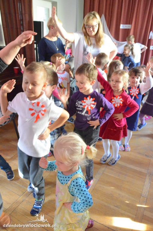 Przedszkolaki z Uroczej na 11 listopada