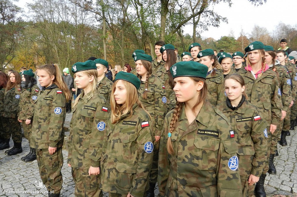 Uczniowie ZSA oddali hołd bohaterom