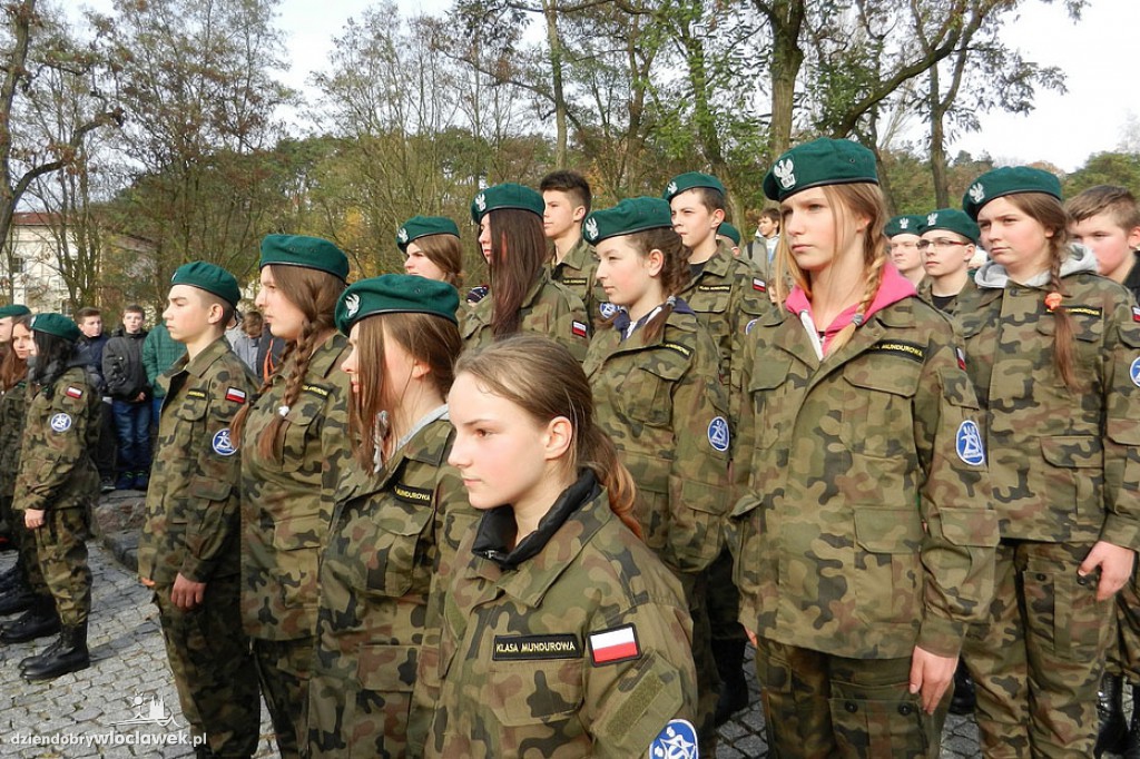 Uczniowie ZSA oddali hołd bohaterom