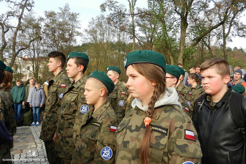Uczniowie ZSA oddali hołd bohaterom