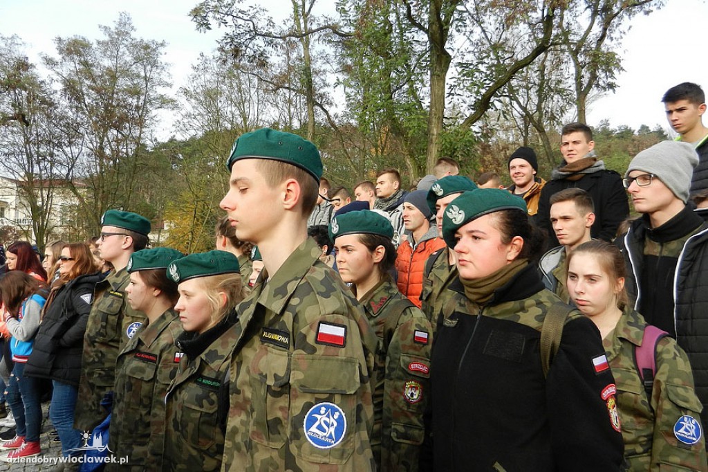 Uczniowie ZSA oddali hołd bohaterom