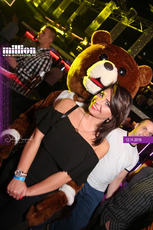 Sobotnia impreza w klubie Million