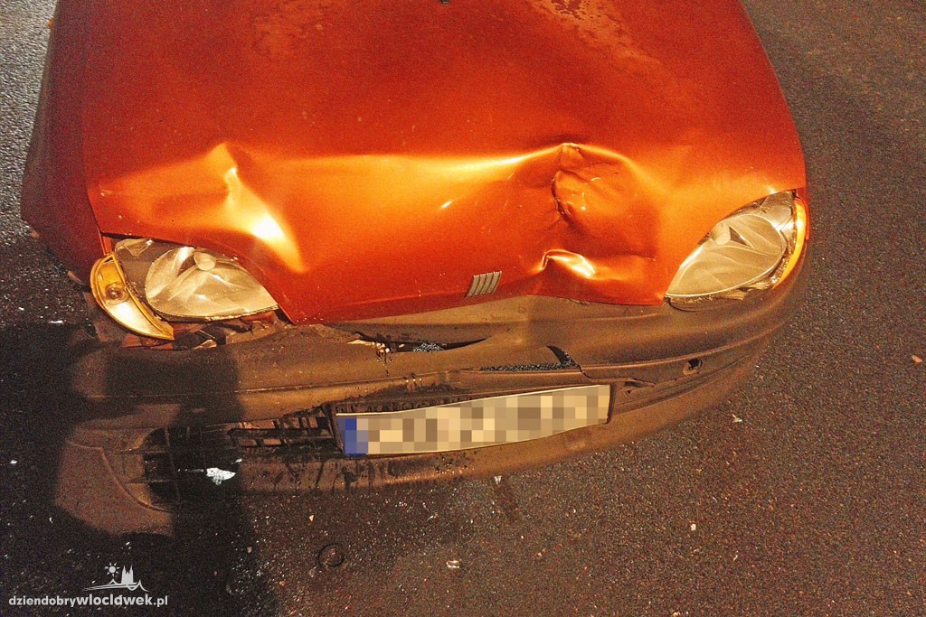 Kolizja 3 aut pod wiaduktem na Kapitulnej