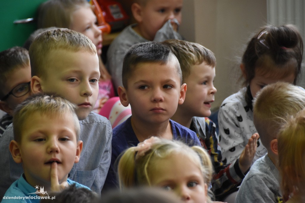 Przekazanie zabawek w ZS nr 11