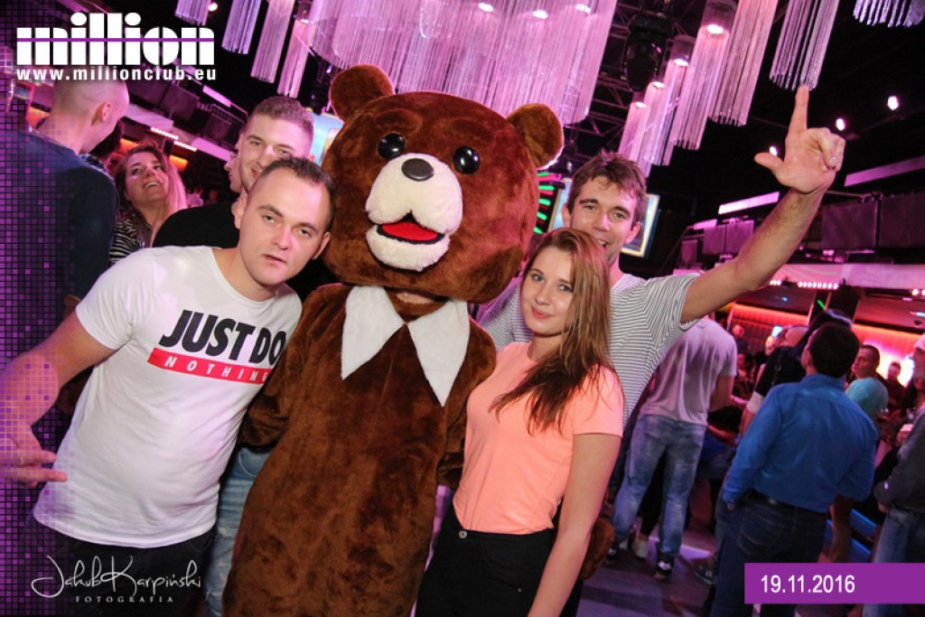 Sobotnia impreza w klubie Million