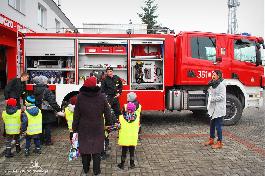 Dzieci z SP 23 u strażaków