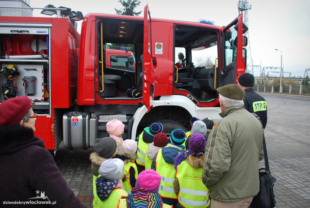 Dzieci z SP 23 u strażaków