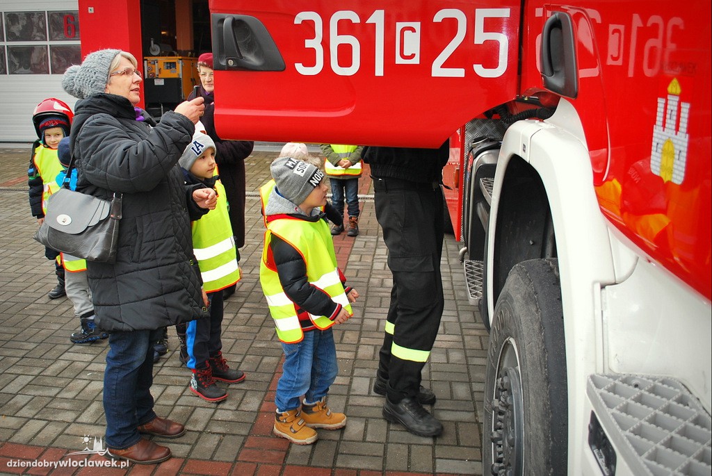 Dzieci z SP 23 u strażaków