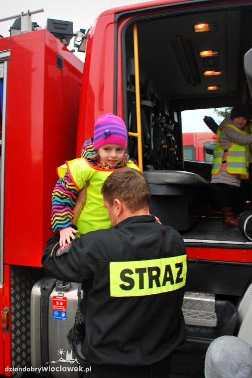 Dzieci z SP 23 u strażaków