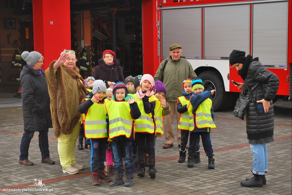 Dzieci z SP 23 u strażaków