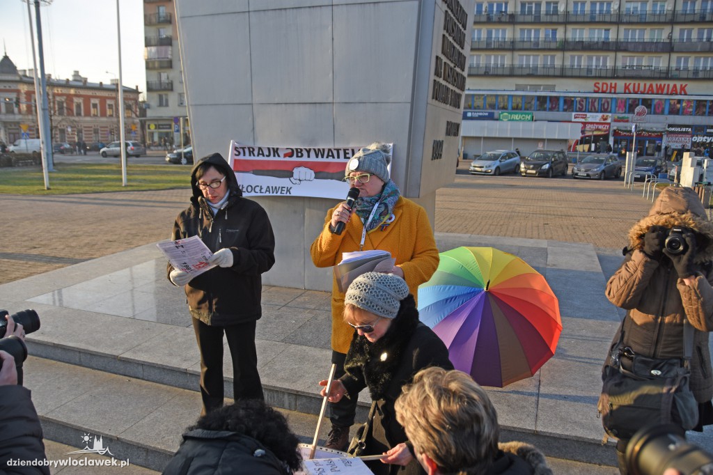 Strajk Obywatelski na placu Wolności