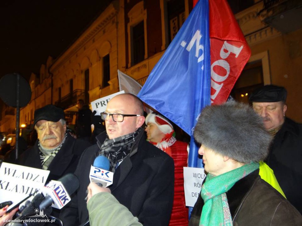 Sobotni protest pod biurem PiS