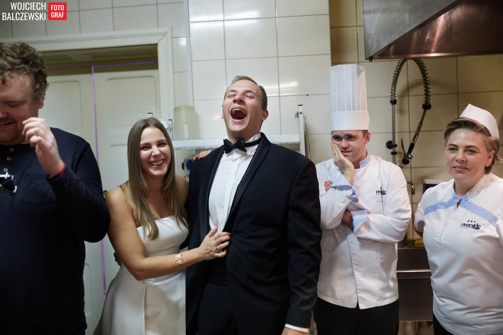 Mannequin Challenge w Hotelu Riverside