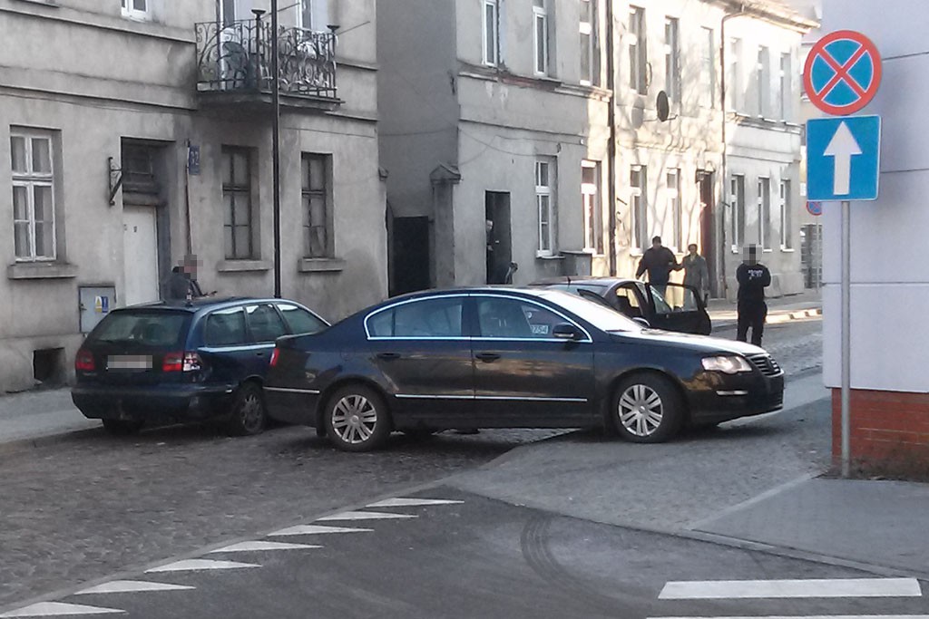 Kolizja u zbiegu Łęgskiej i Towarowej