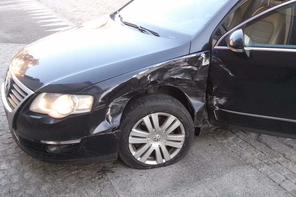 Kolizja u zbiegu Łęgskiej i Towarowej