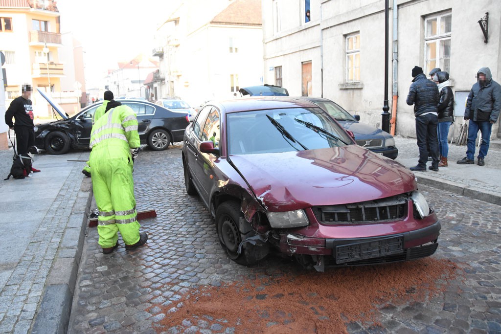 Kolizja u zbiegu Łęgskiej i Towarowej