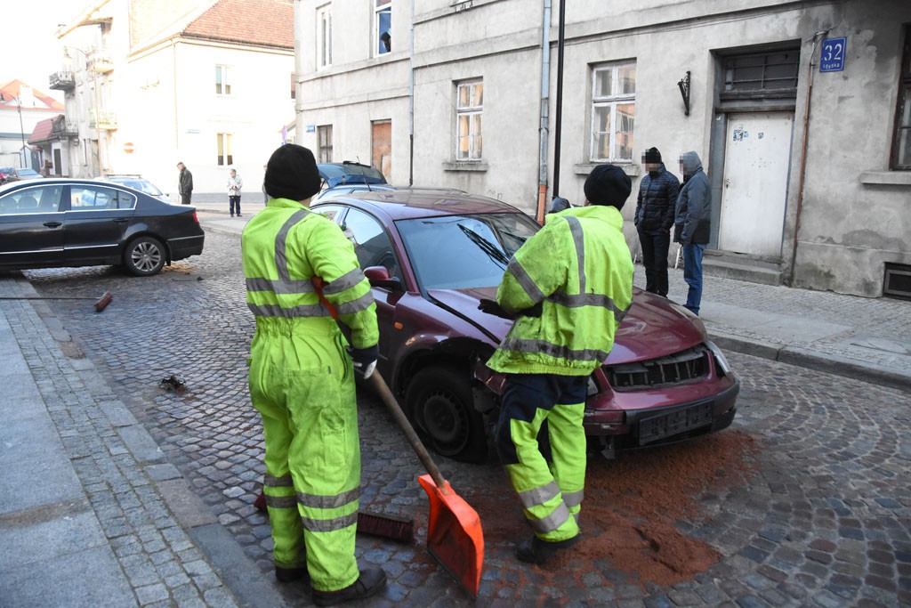 Kolizja u zbiegu Łęgskiej i Towarowej