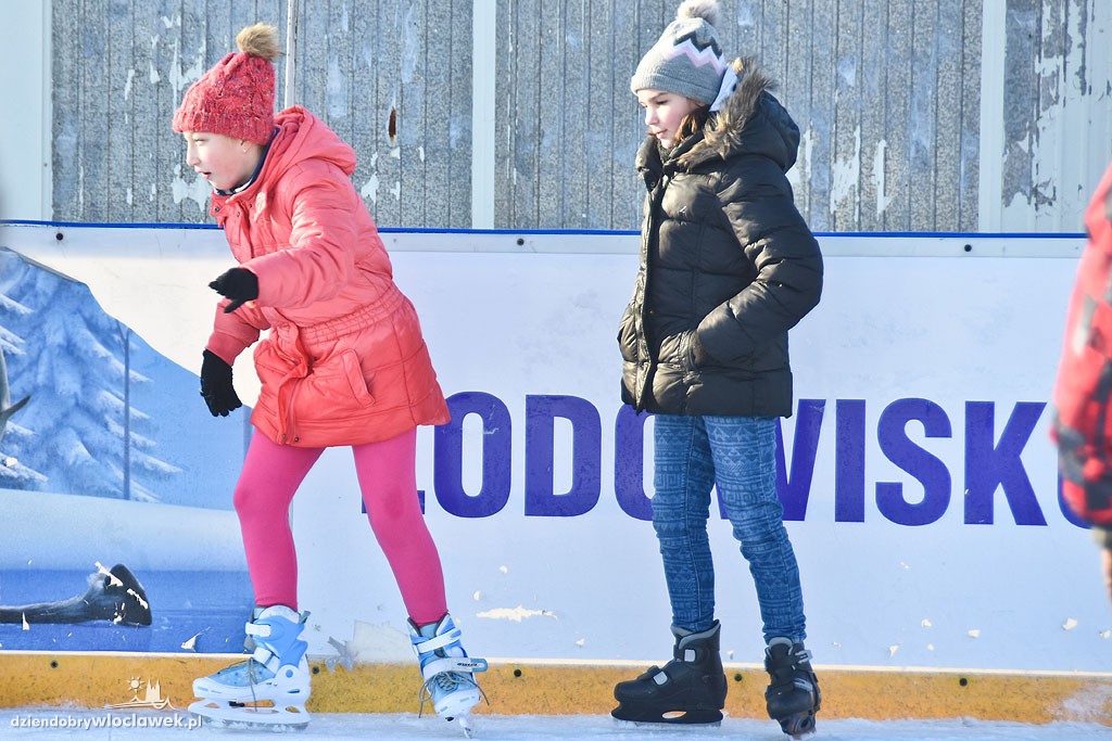 Sobota na lodowisku przy Chopina