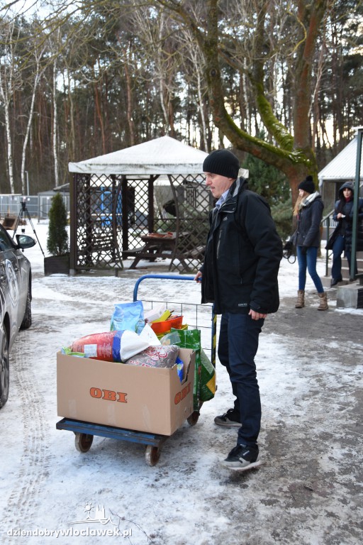 Koszykarze z wizytą w schronisku
