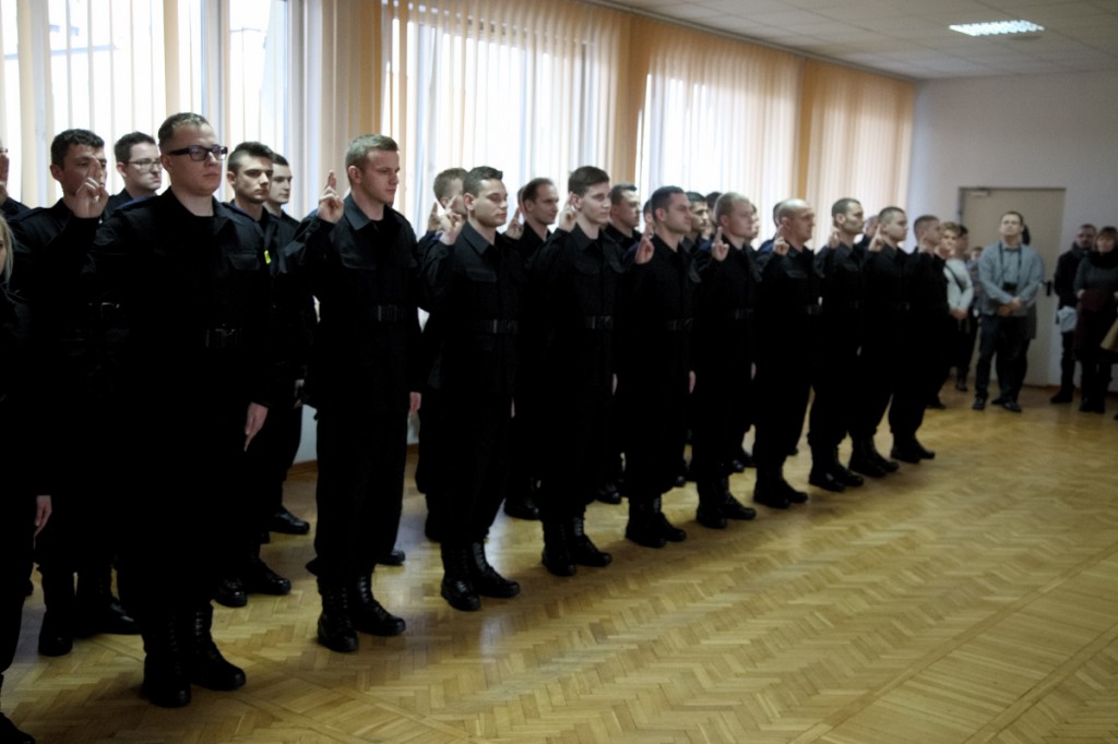 Ślubowanie nowych policjantów
