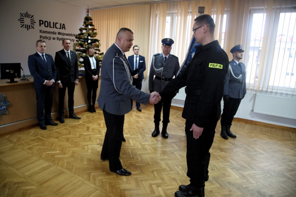 Ślubowanie nowych policjantów