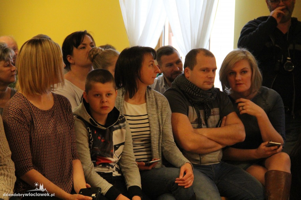 Dzieci tańczą dla Orkiestry