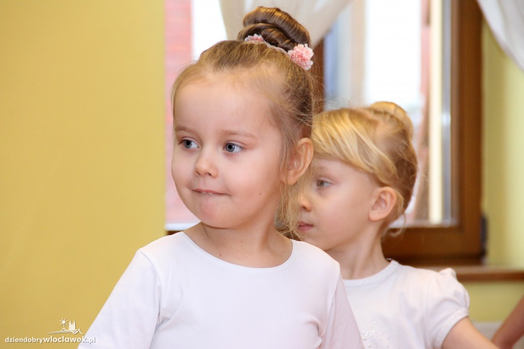 Dzieci tańczą dla Orkiestry