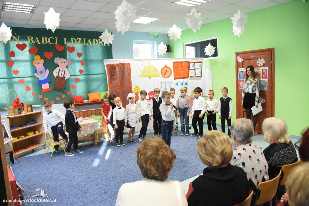 Przedstawienie w Przedszkolu PWSZ