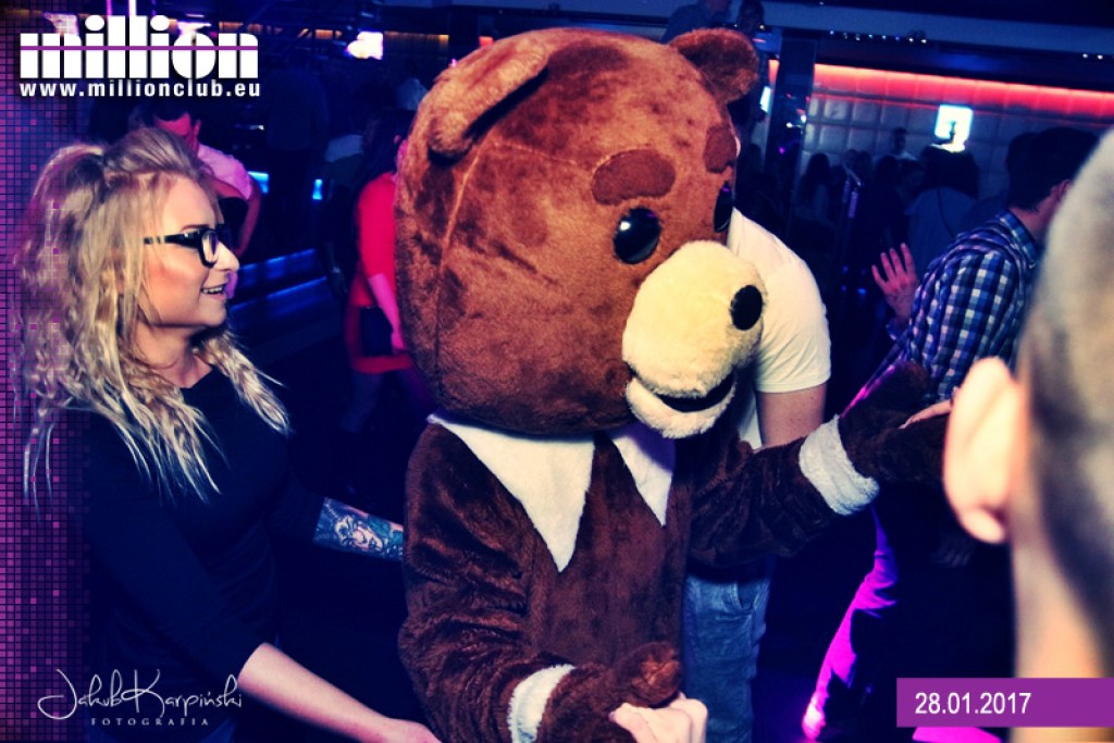 Sobotnia impreza w klubie Million