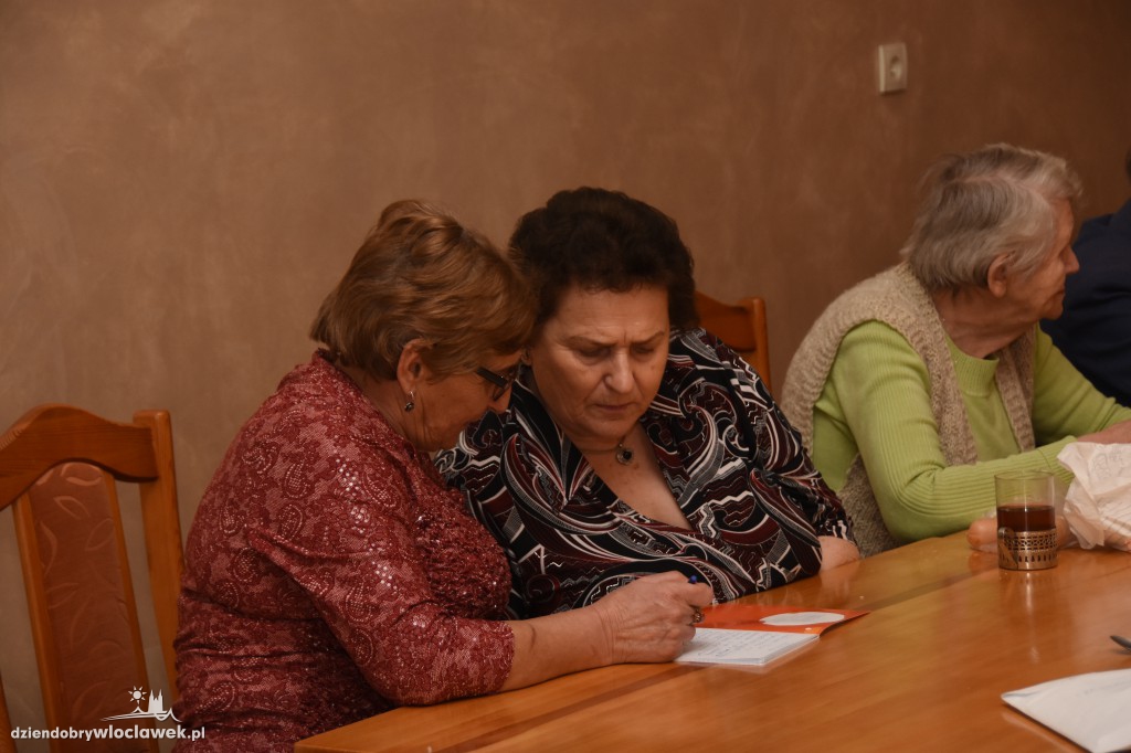 Strażacy spotkali sie z seniorami