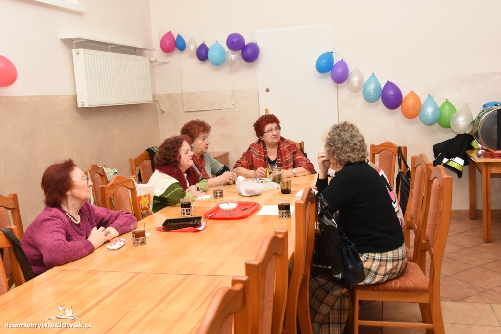 Strażacy spotkali sie z seniorami