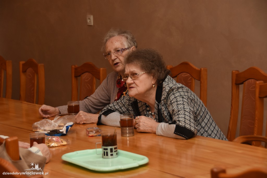 Strażacy spotkali sie z seniorami