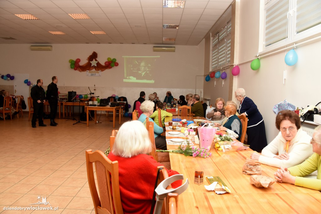 Strażacy spotkali sie z seniorami