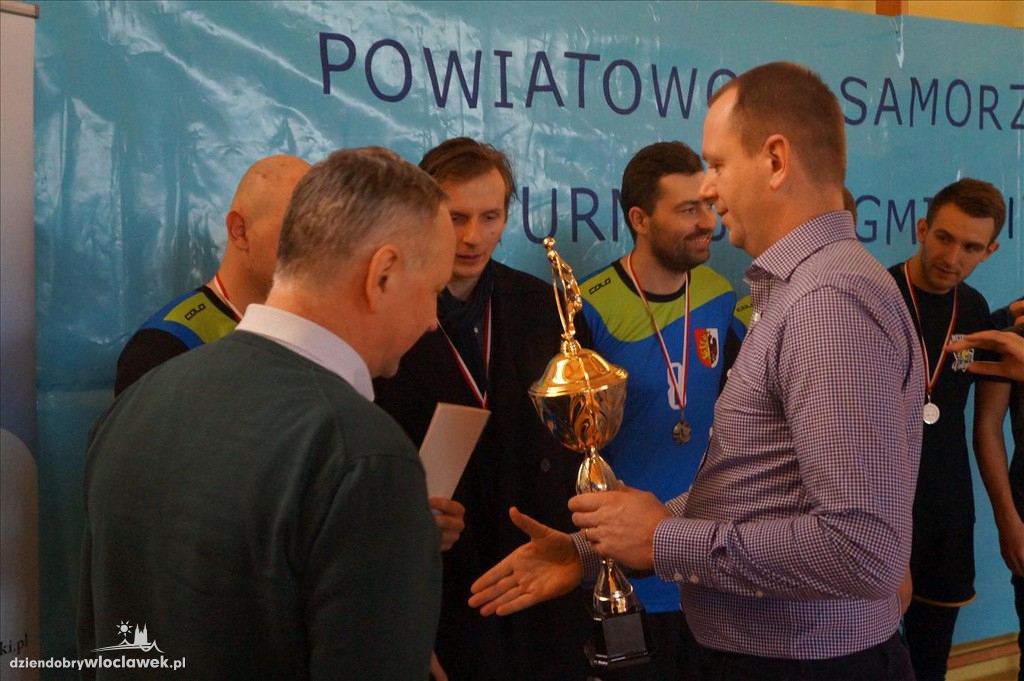 Powiatowy turniej w piłce siatkowej