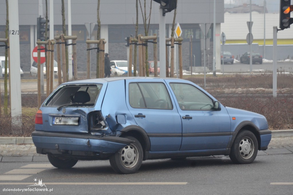 Kraksa na skrzyżowaniu z  DK91