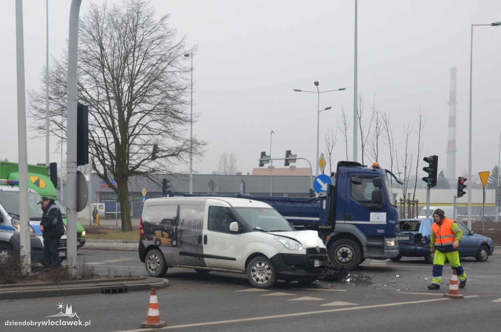 Kraksa na skrzyżowaniu z  DK91