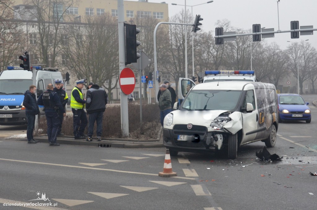 Kraksa na skrzyżowaniu z  DK91