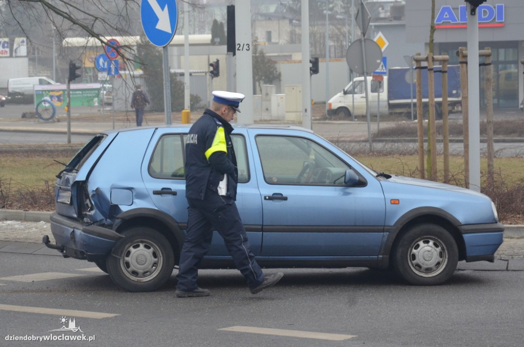 Kraksa na skrzyżowaniu z  DK91