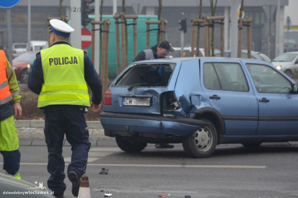 Kraksa na skrzyżowaniu z  DK91