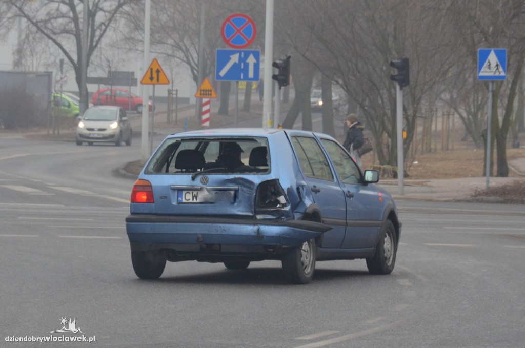 Kraksa na skrzyżowaniu z  DK91