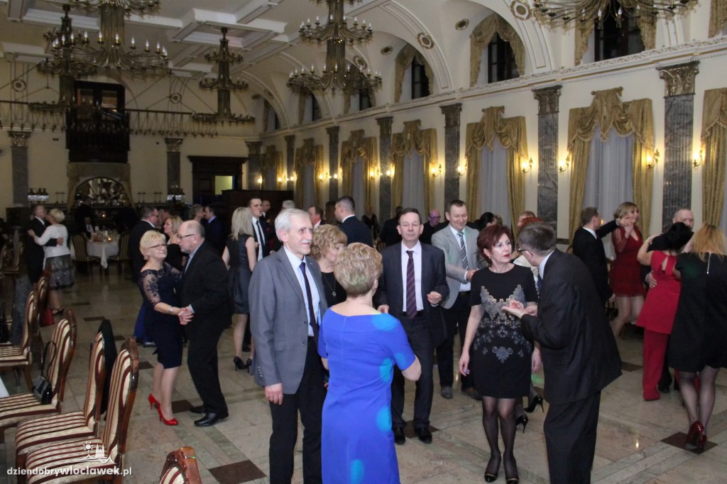 Ostatki w Pałacu Bursztynowym
