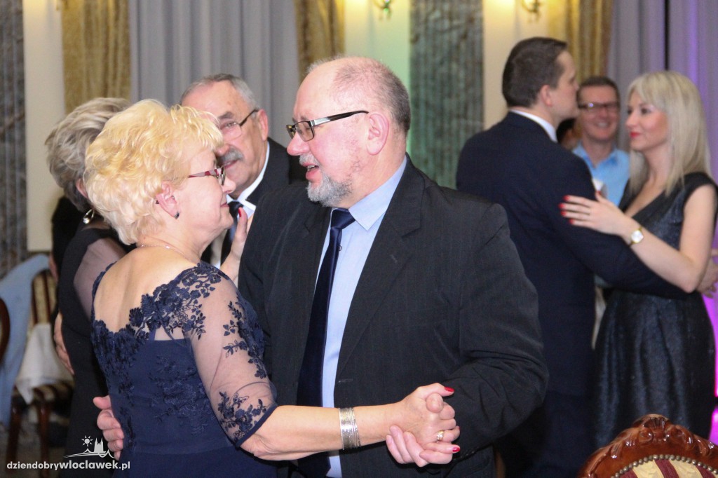 Ostatki w Pałacu Bursztynowym