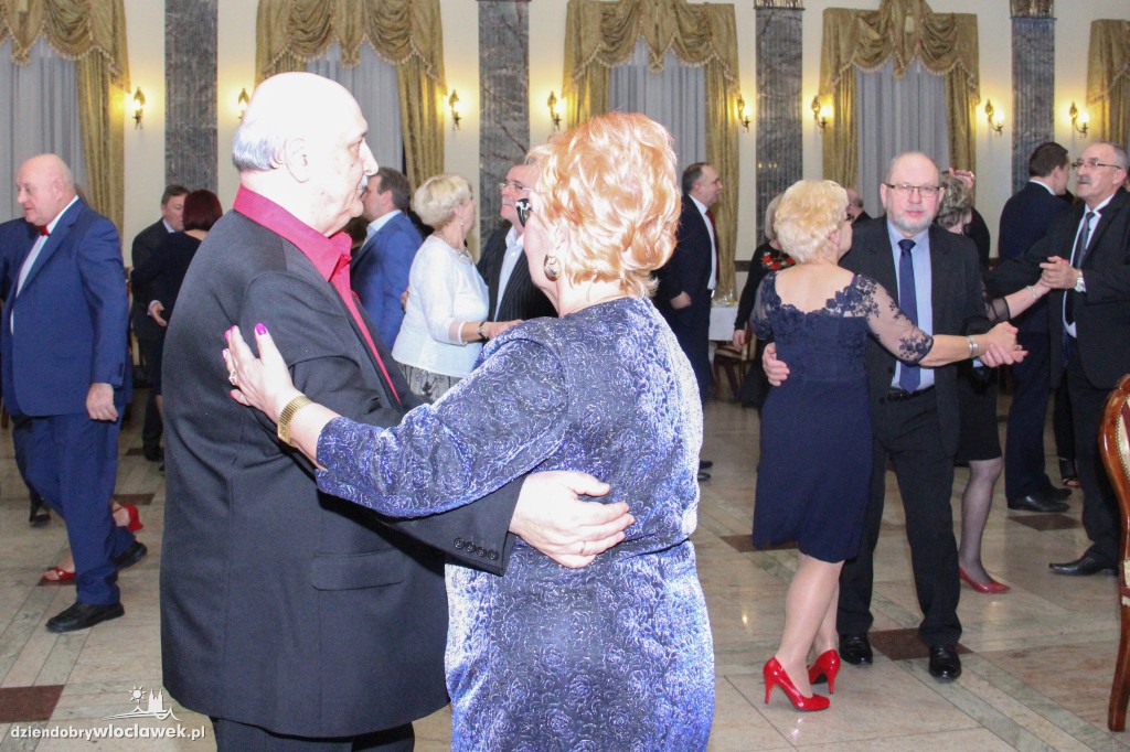 Ostatki w Pałacu Bursztynowym