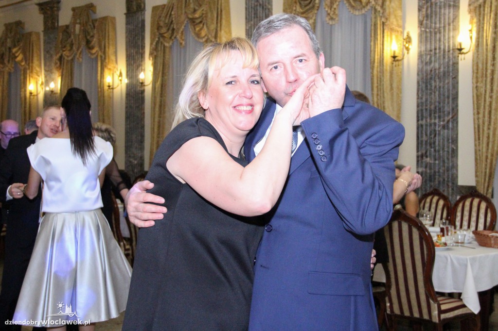 Ostatki w Pałacu Bursztynowym