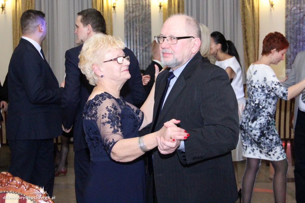 Ostatki w Pałacu Bursztynowym