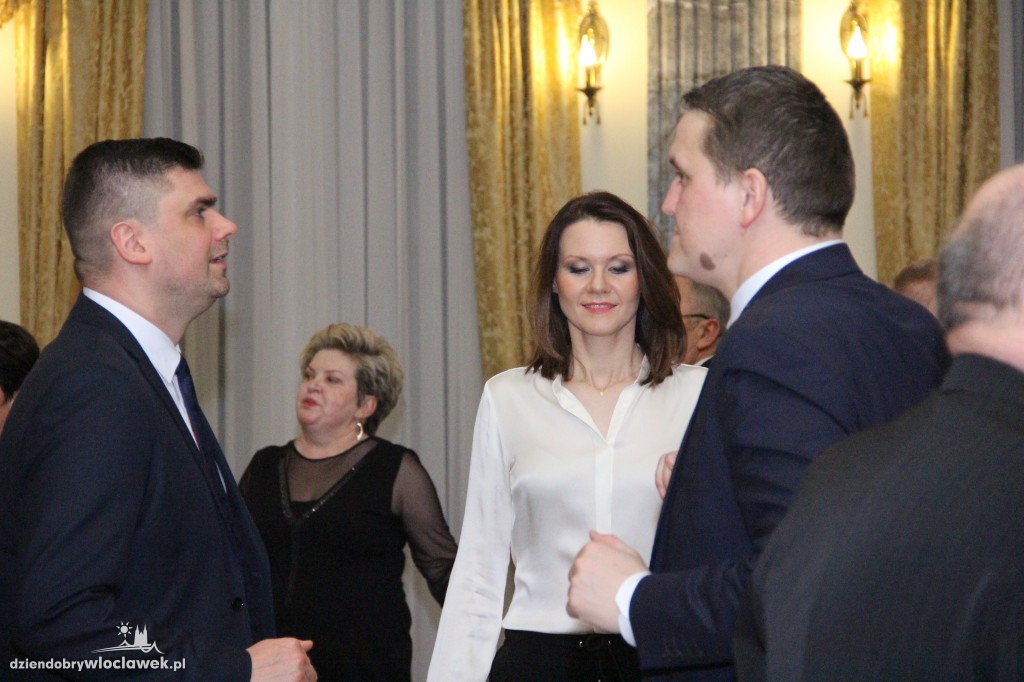 Ostatki w Pałacu Bursztynowym