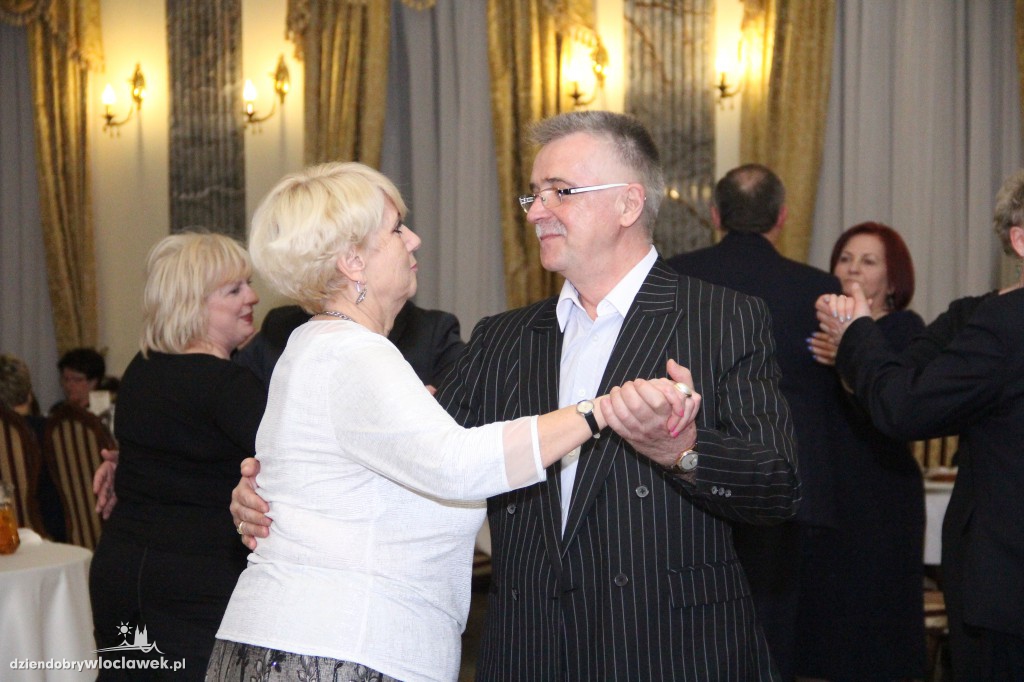 Ostatki w Pałacu Bursztynowym