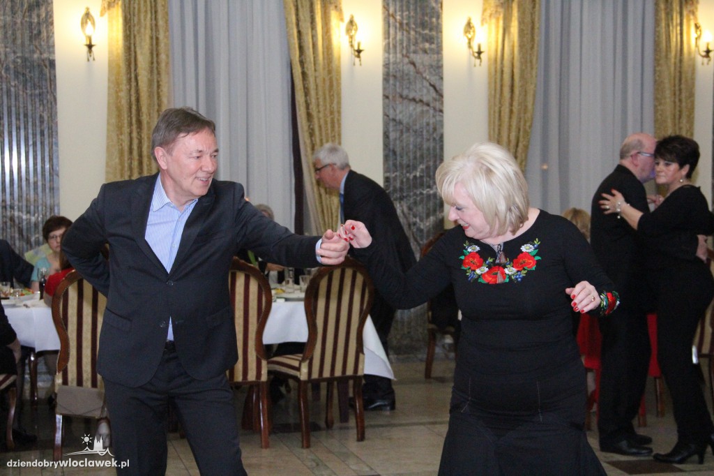 Ostatki w Pałacu Bursztynowym