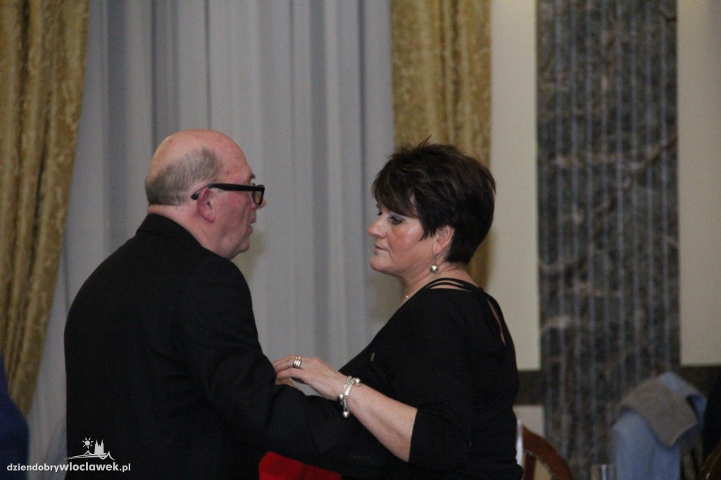 Ostatki w Pałacu Bursztynowym